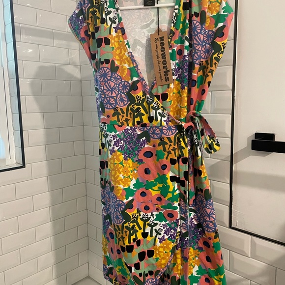NWT Nooworks limited edition People I’ve loved print wrap dress (out of print) - Picture 2 of 3